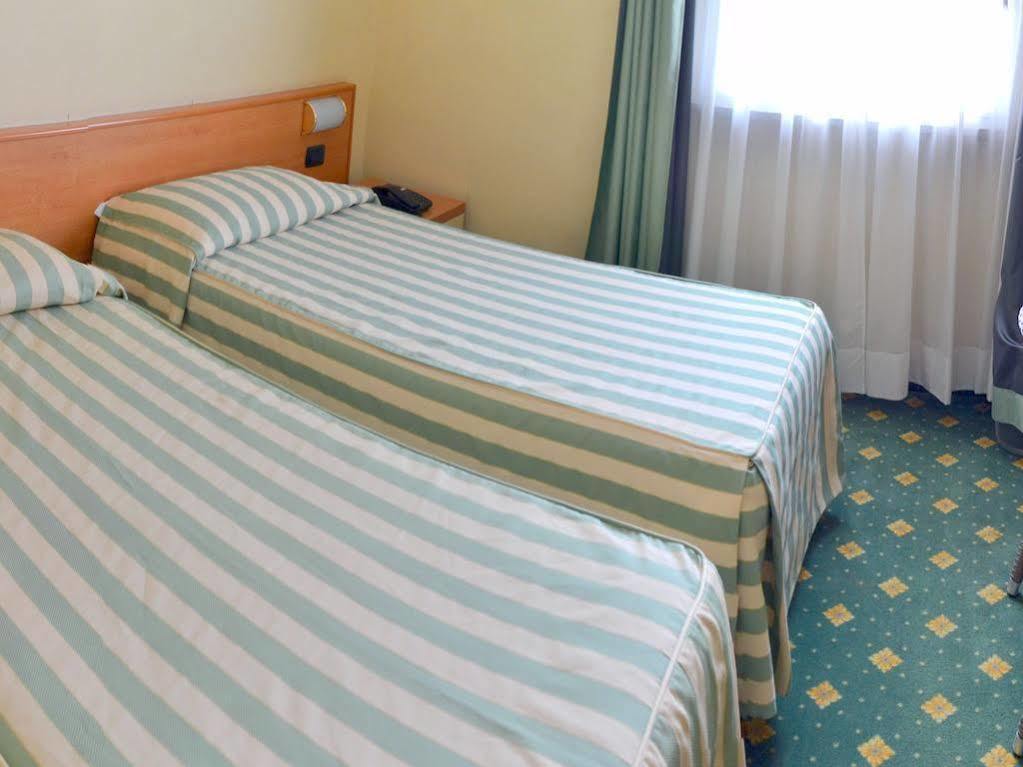 Hotel Embassy Pero Εξωτερικό φωτογραφία
